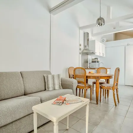 Le Petit Pavillon De