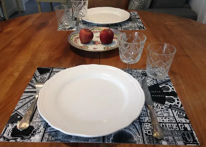 Le Petit Pavillon De * Versalles