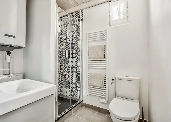 Le Petit Pavillon De Versalles